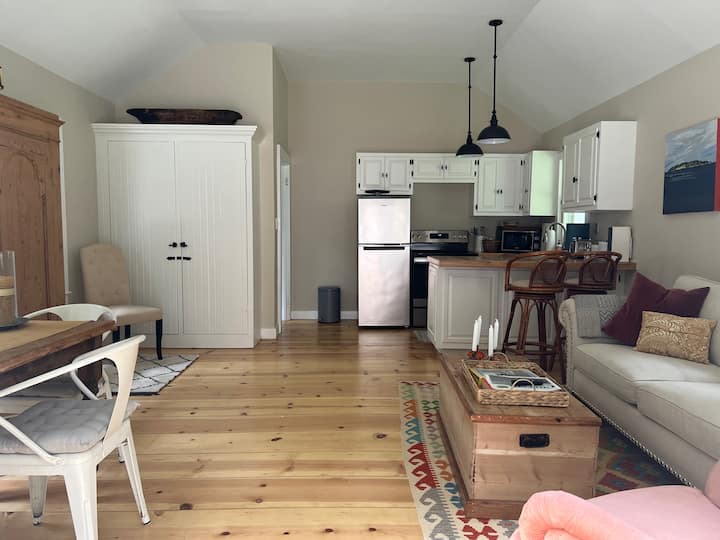 Private Apartment In 1820’s Cottage - New Reno - Fahnestock State Park, Carmel Hamlet