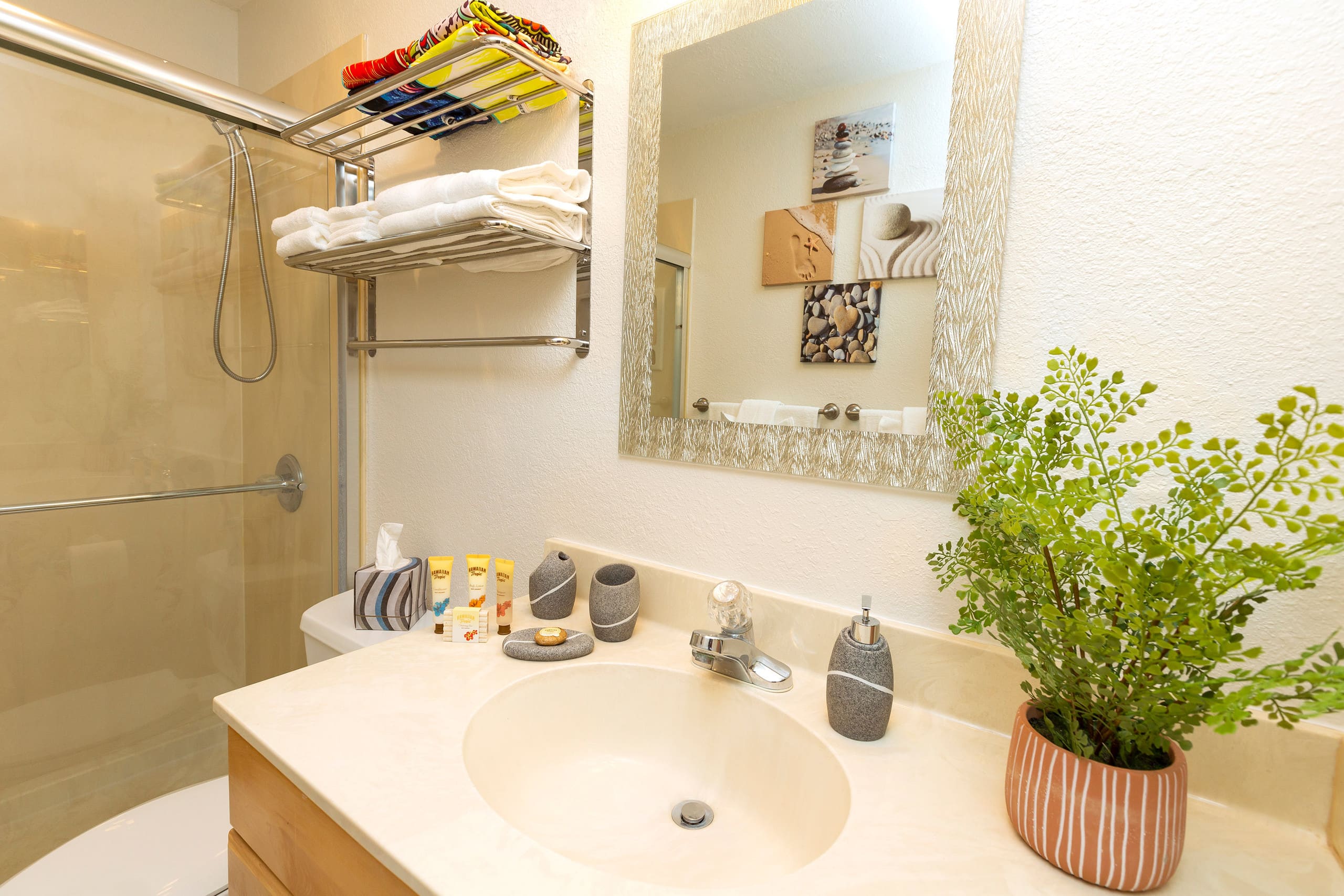 Condo in Kihei · ★4.95 · 2 bedrooms · 4 beds · 1 bath - Image 19
