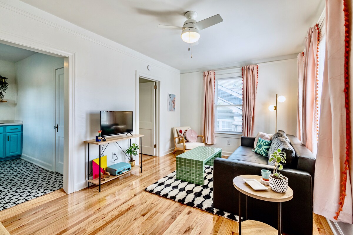 Successful Airbnb property: Vita Nova: Fresh and Modern with Retro Vibes in Springfield