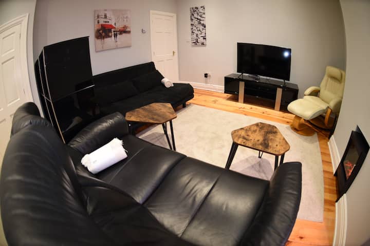 Luxury 2 Bedroom Home In The Heart Of Lindley. - Huddersfield