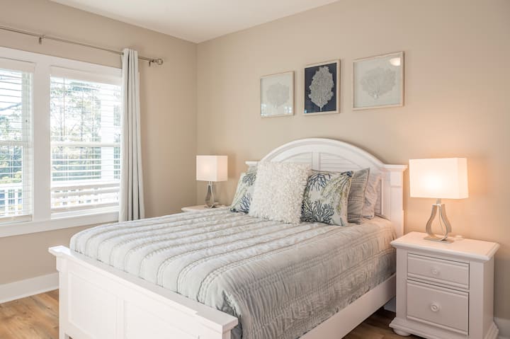 سرير بحجم "كوين"