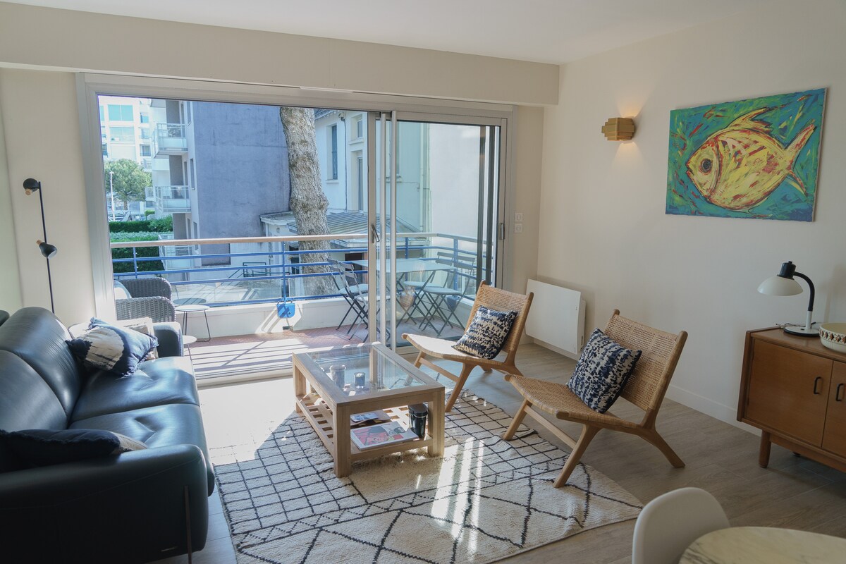 Top Airbnb: 2 bedroom family appartement located sea front à La Baule Escoublac