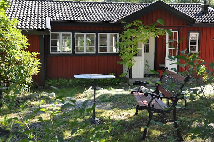 Fresh cottage near Åsnens National Park