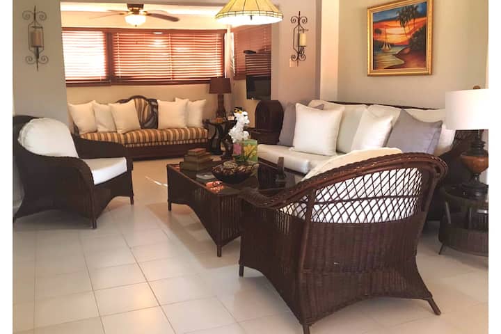 Apto 8-b, Buena Vista Norte, La Romana. Top Floor - La Romana