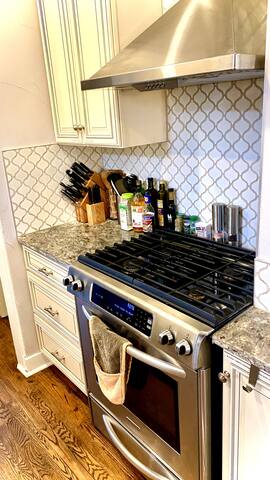 Southwestern Bungalow – Central & Cozy/2BR/2 Bath gallery image 4