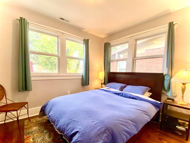 Southwestern Bungalow – Central & Cozy/2BR/2 Bath gallery image 5