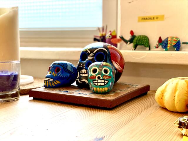 Southwestern Bungalow – Central & Cozy/2BR/2 Bath gallery image 3