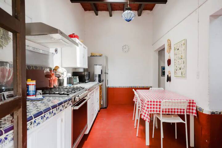 Casa Omac | Colonial house with two patios gallery image 5