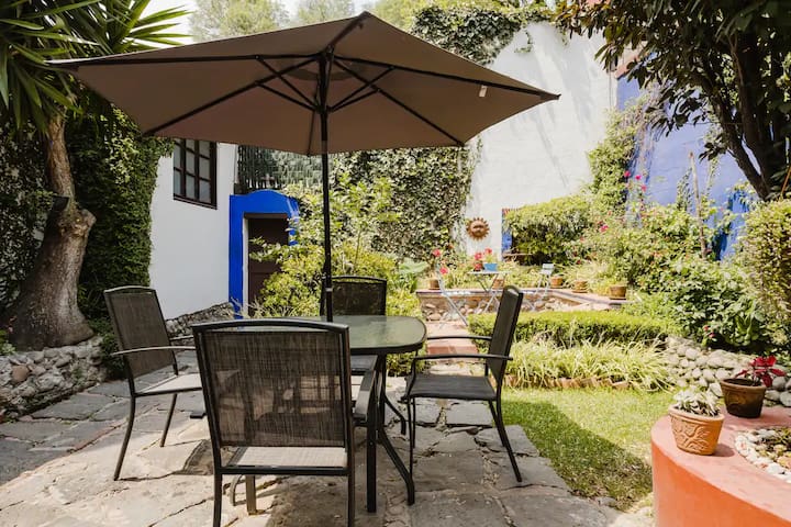 Casa Omac | Colonial house with two patios gallery image 2