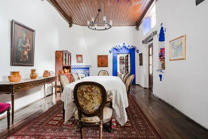 Casa Omac | Colonial house with two patios gallery image 4