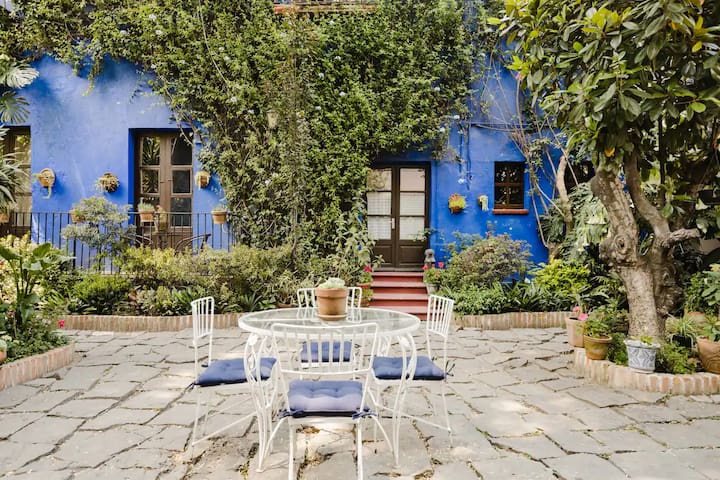 Casa Omac | Colonial house with two patios