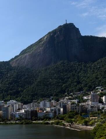 Cobertura Frente Lagoa vista excepcional gallery image 4