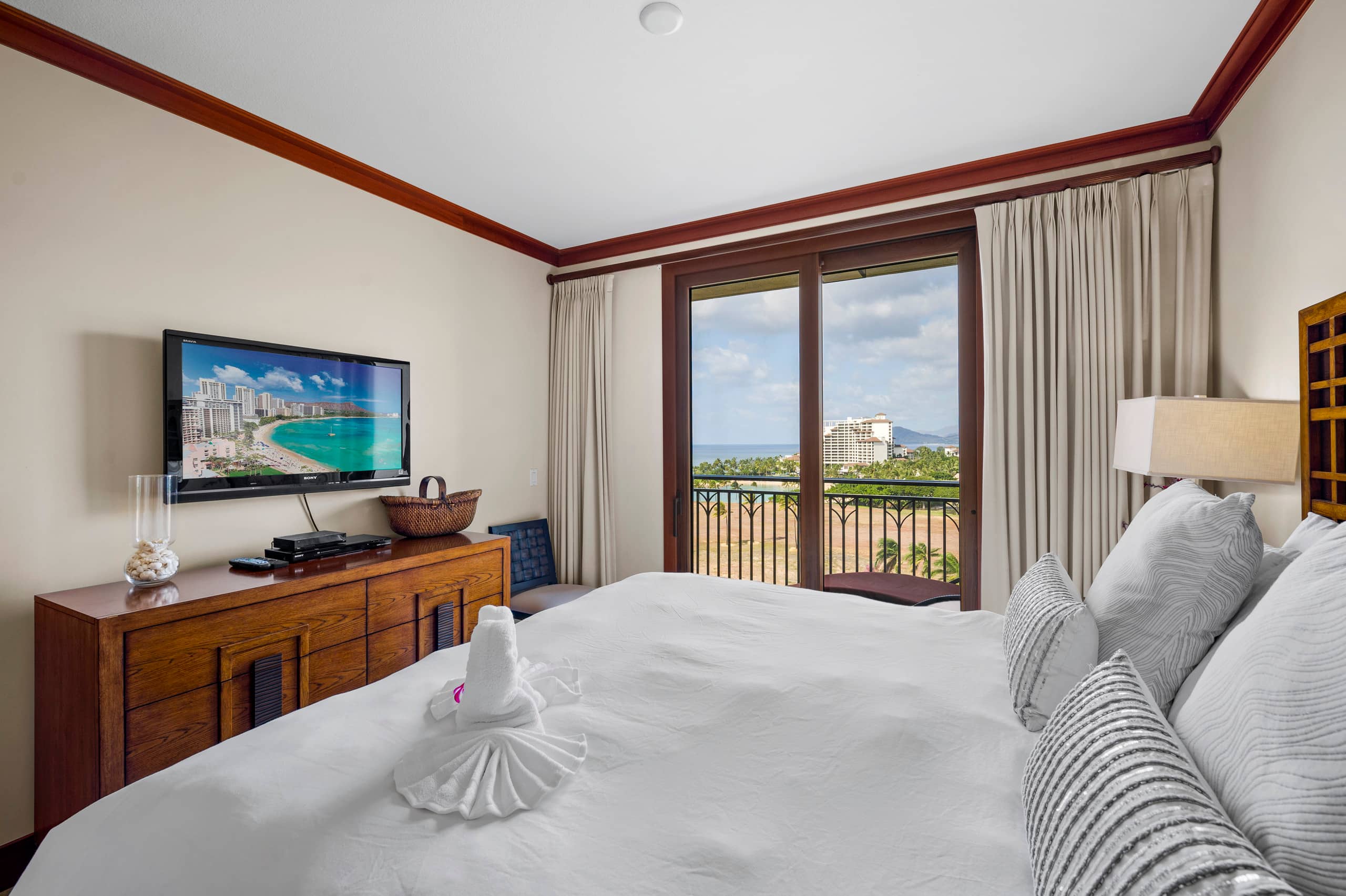 Condo in Kapolei · ★4.97 · 2 bedrooms · 3 beds · 2.5 private baths - Image 15