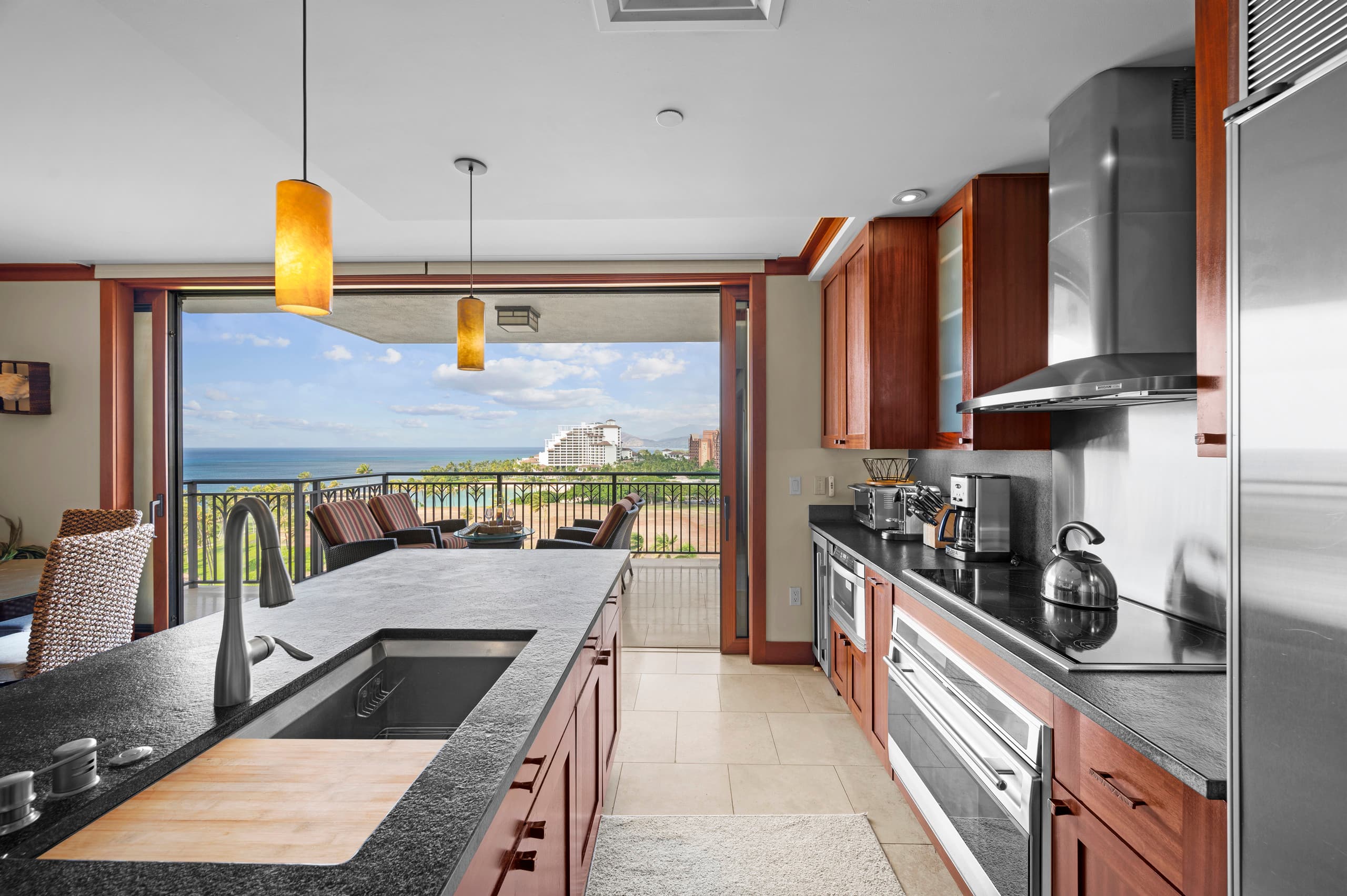 Condo in Kapolei · ★4.97 · 2 bedrooms · 3 beds · 2.5 private baths - Image 6