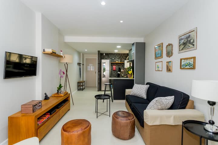 Flat 401 Perfeito!
Camareira, Garagem E Piscina. - Copacabana
