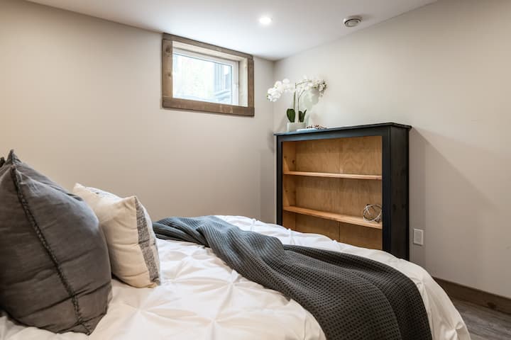 Chambre au rez-de-chaussée deux doubles