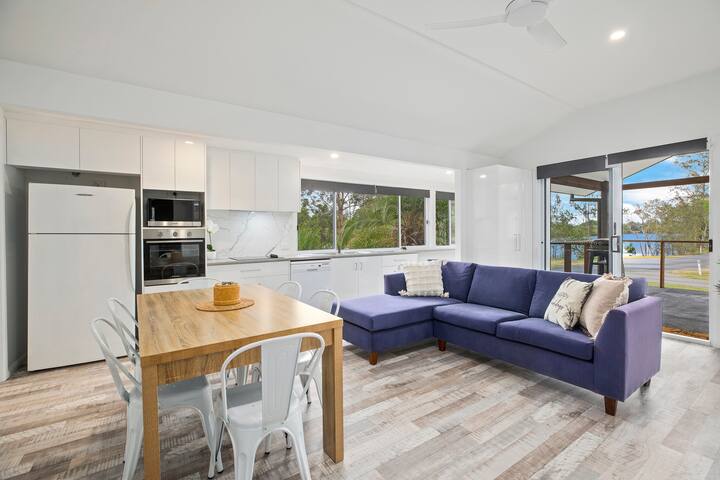 Cabin 2 - The Palm - Urunga