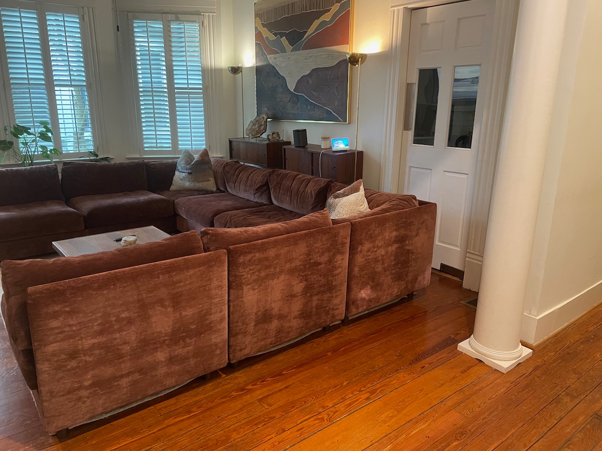 Top performing Airbnb: Candler Park Haven - 5 Bed | 4 Bath in Candler Park