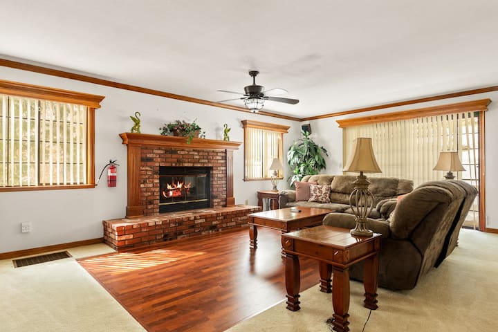 Honey - Bear Cabin! - Lake Arrowhead, CA
