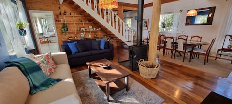 Spotted Gum Retreat: cosy nest @ Mystery Bay