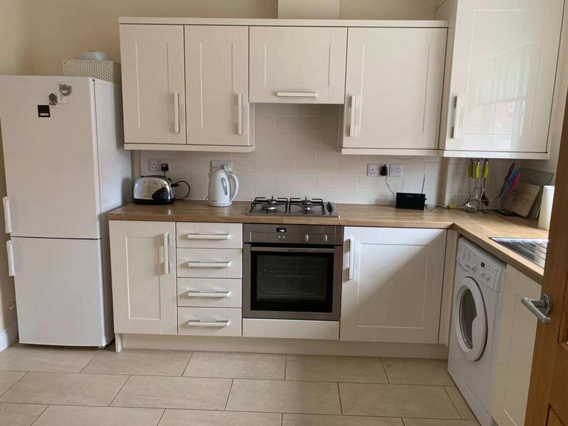 Cheerful 3 bedroom home close to beach and High St — photo 4