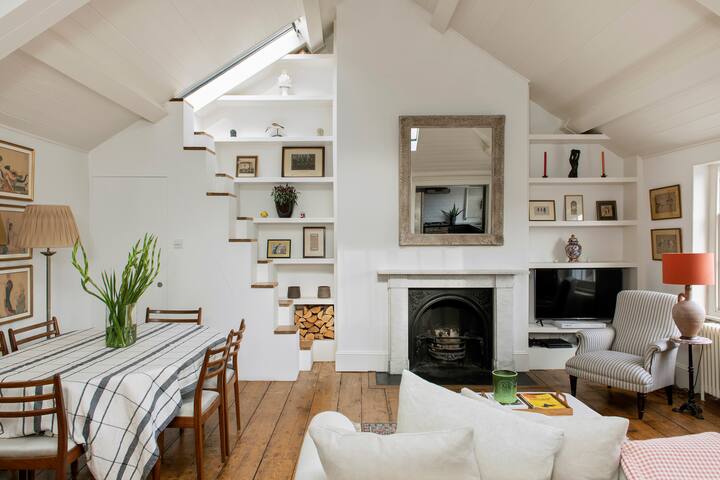 Loft-style, 2 bedroom apartment in Camberwell gallery image 2