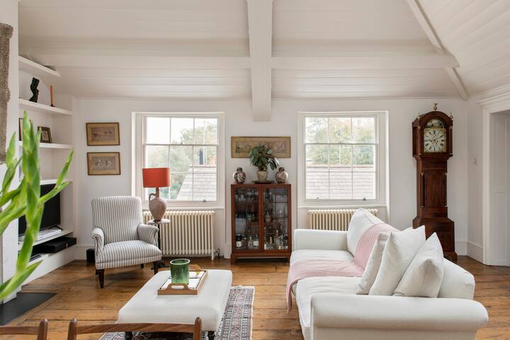 Loft-style, 2 bedroom apartment in Camberwell gallery image 5