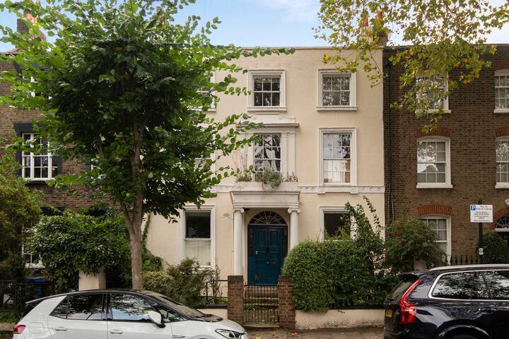 Loft-style, 2 bedroom apartment in Camberwell gallery image 3
