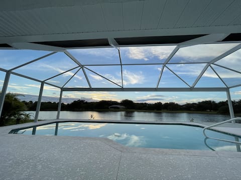 Villa at lake, privacy, pool & whirlpool, relaxing