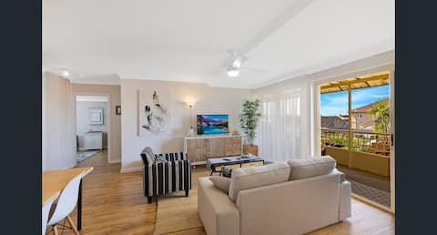 Spacious 2BR near The Entrance Beach - 7Min Walk!