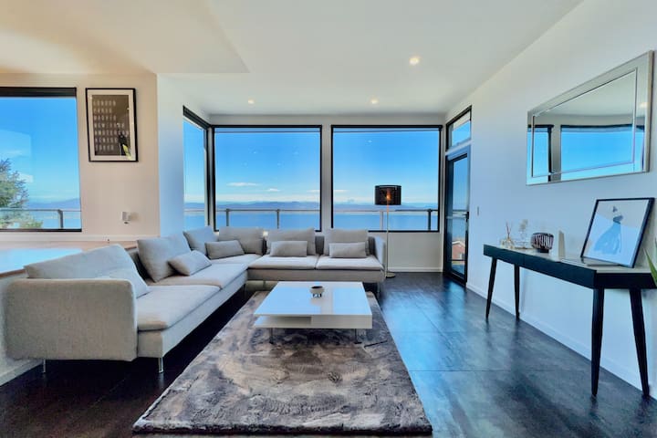 Nicholas House – Luxury with river & city views