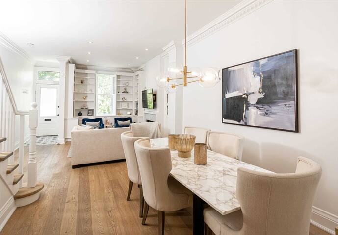 Stunning Yorkville Townhome Backing onto Park gallery image 4