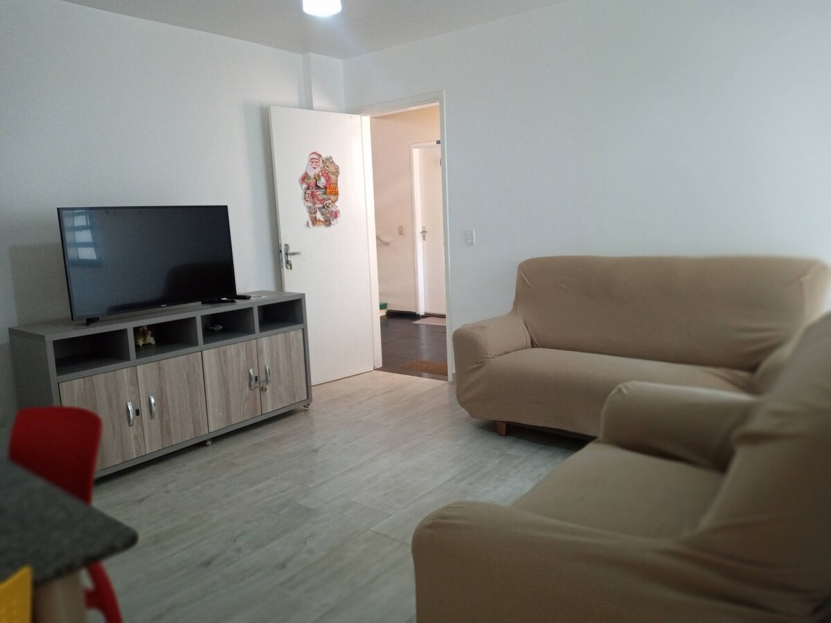 Dnevni boravak s Smart TV-om od 42".
Wi-Fi i kabelska televizija.