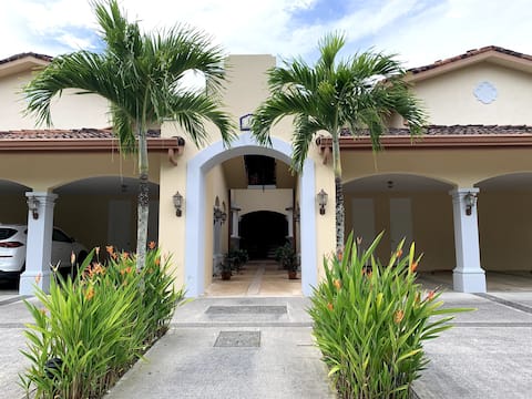 Your Luxurious Condo - Costa Rica (Los Sueños Res)