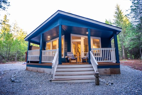 Acreage Redwood Country. Hot Tub!