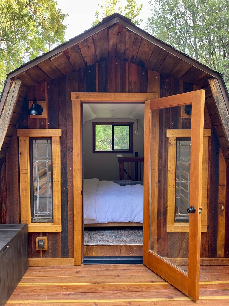 卧室外的Hayloft上层甲板