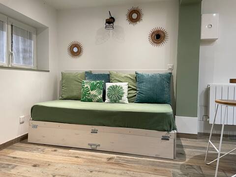 Top performing Airbnb: AAM_Lovely independent suite near the train station in Houilles