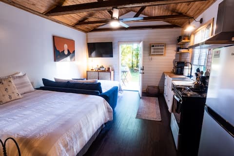 Top performing Airbnb: Renovated 1940s Grocery Store- Oliver Heights Tiny in Northport