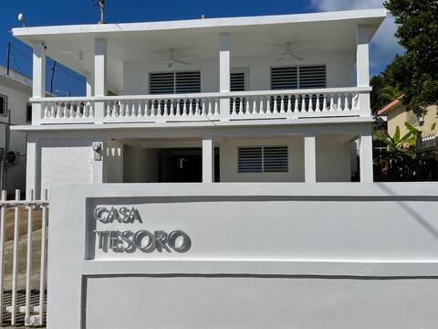 Casa Tesoro-pool home. Walk to beaches/restaurants