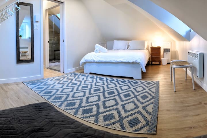 Bedroom 3 with Queen bed on the 2nd floor