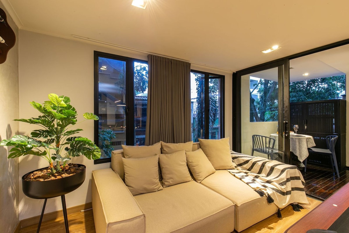 4BR Villa in Medellín — 4 bedroom vacation rental in Medellín