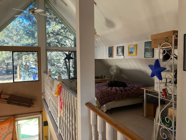 พื้นที่ลอฟท์ เปิดโล่ง ใช้ห้องน้ำชั้นล่าง