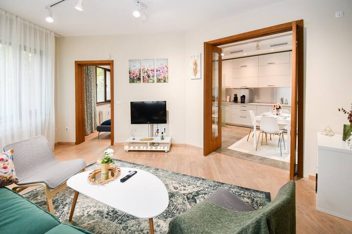 You will ❤️ this NEW modern & spacious apt!