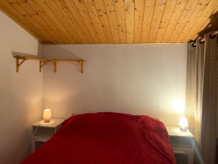 Dhoma e gjumit 2 e quajtur "kabinë", domethënë pa dritare.