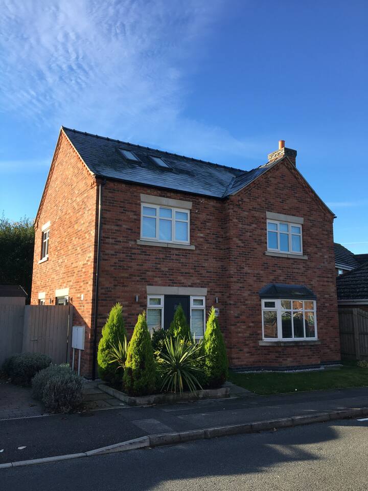 Modern Detached House Houses for Rent in Skellingthorpe, England, United Kingdom Airbnb