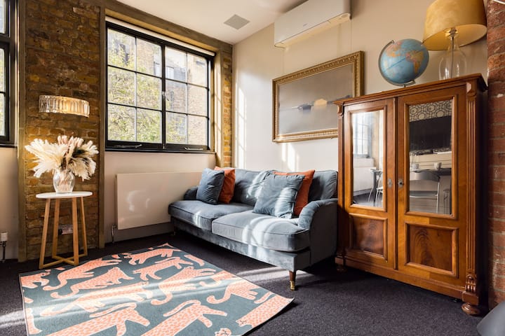 Open Plan Studio Apartment Near Southbank River - London