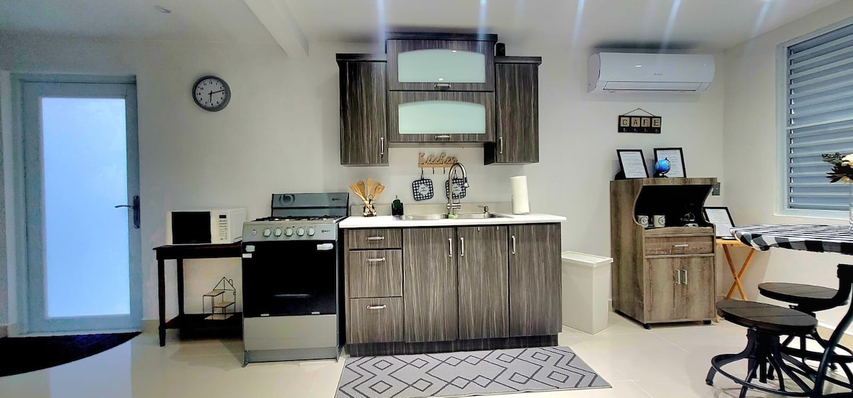 Top performing Airbnb: Paseo Aurea Guest House. in Mansión Del Mar