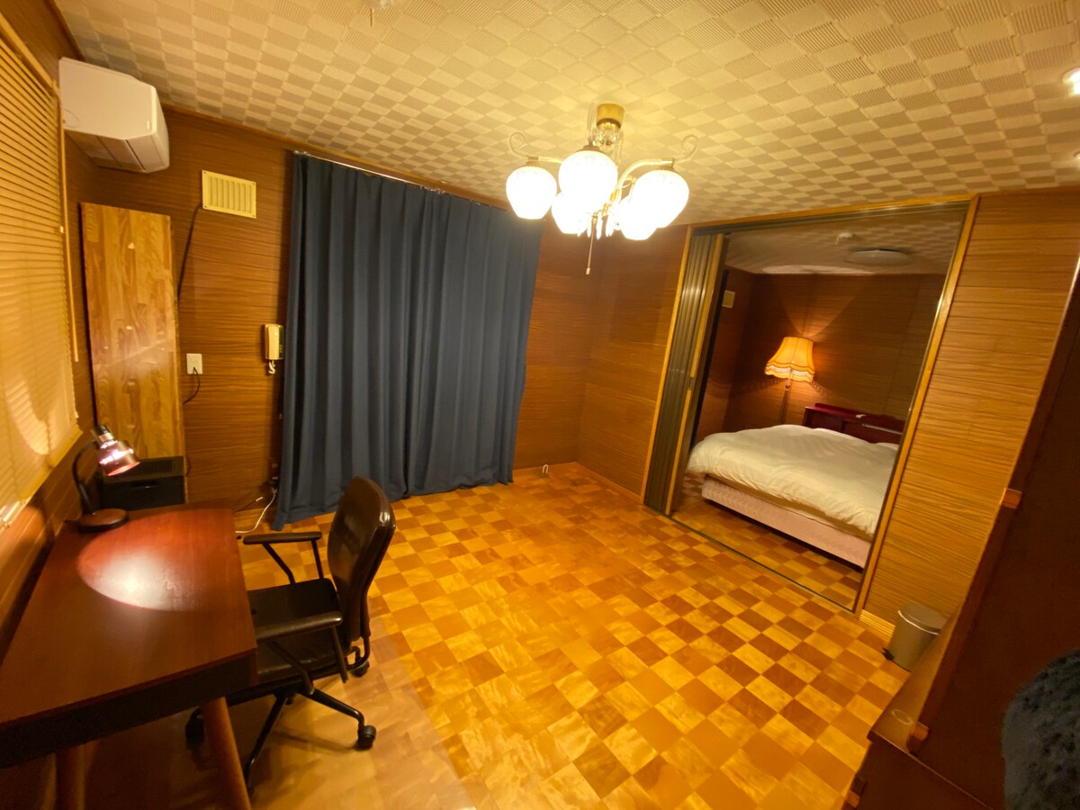 Soba 【1】 jedan bračni krevet (160x200)