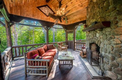 Enjoy Adirondacks in luxury w/fam and friends!