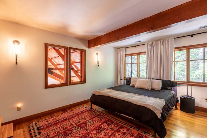 Dormitorio 2 - Arriba con cama loft con vistas a la sala de estar